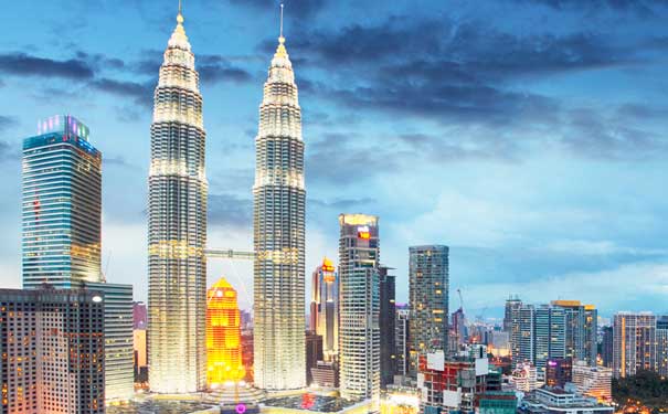 马来西亚旅游景点：吉隆坡双子塔夜景