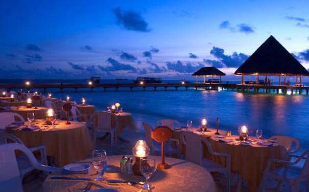 马尔代夫旅游：美露丽芙岛Vilu Reef餐厅