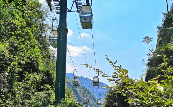 黑山谷旅游景区：缆车