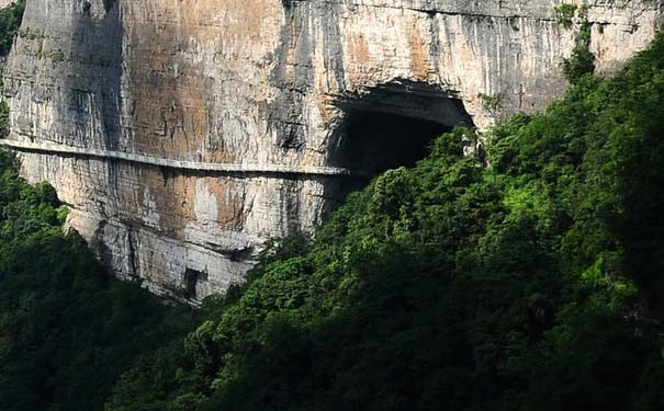 重庆金佛山旅游景区：高穴子