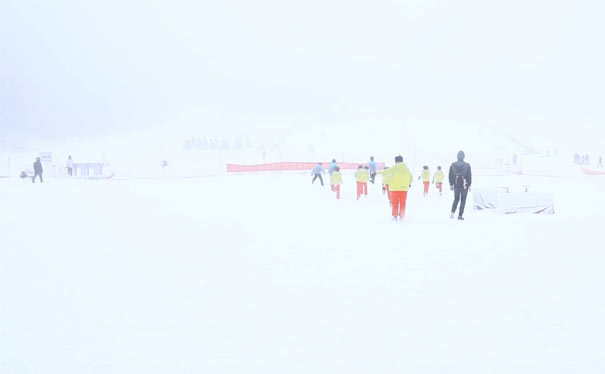 冬天武隆旅游怎么玩：武隆仙女山滑雪