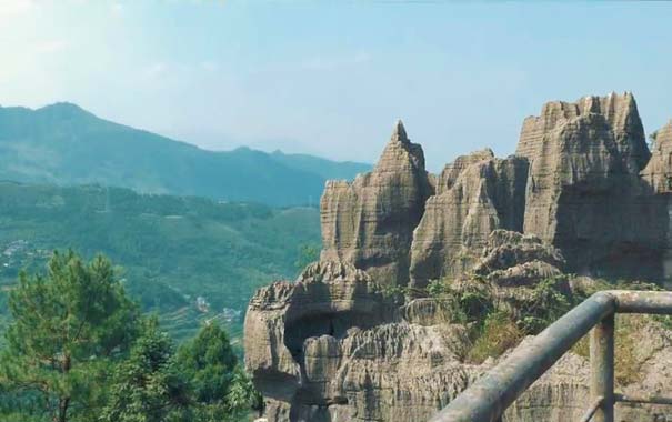 重庆万盛龙鳞石海旅游景区