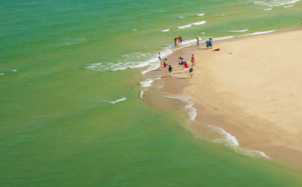 海南三亚旅游景点：西岛沙滩