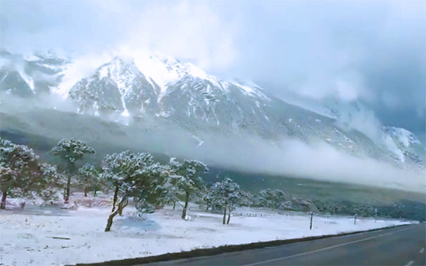 丽江旅游景点：甘海子雪景