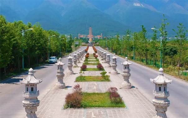 大理旅游景点：崇圣寺三塔