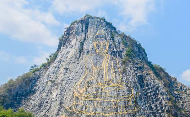 泰国旅游景点：芭提雅七珍佛山