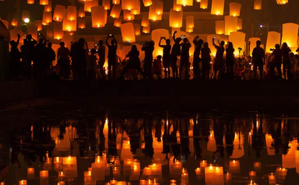 泰国旅游：清迈水灯节
