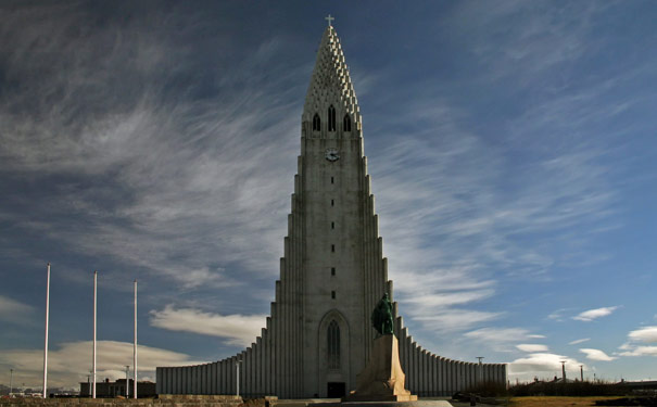 最适合圣诞旅游欧洲城市推荐：冰岛雷克雅维克大教堂