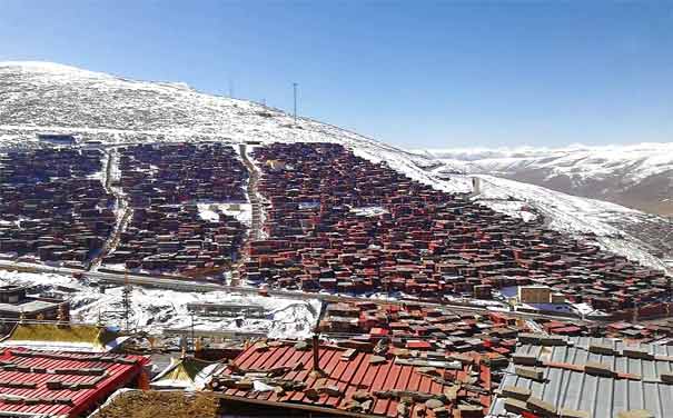 冬季旅游：色达雪景