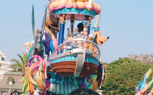 日本旅游：东京迪士尼乐园游行表演