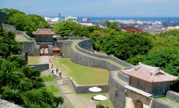 日本冲绳旅游：首里城