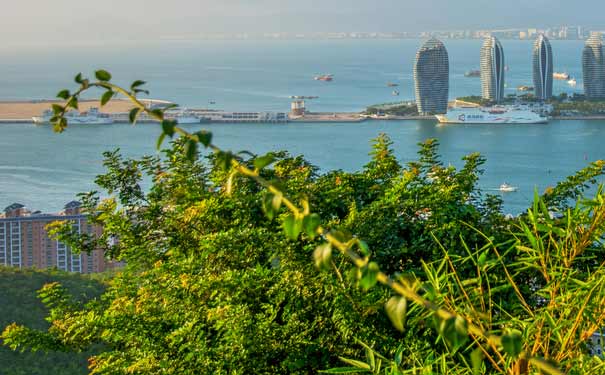 海南春节旅游：三亚凤凰岭观景