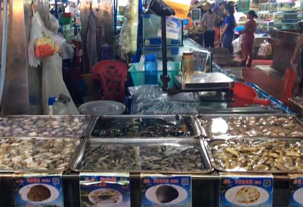 海南春节旅游：三亚海鲜市场
