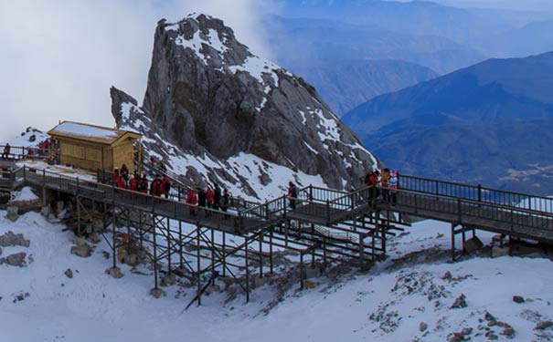 丽江旅游景点：玉龙雪山栈道