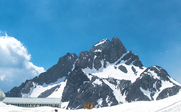 丽江旅游景点：玉龙雪山山顶