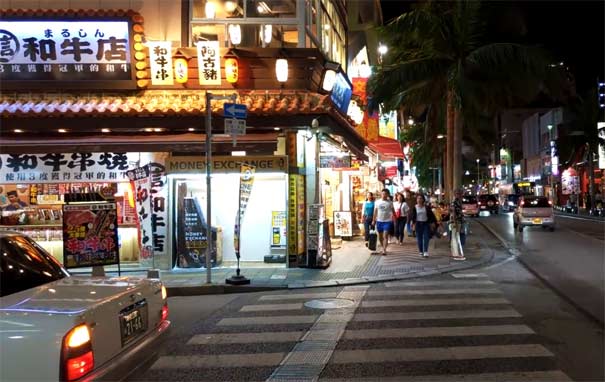 日本冲绳旅游：国际通商业街