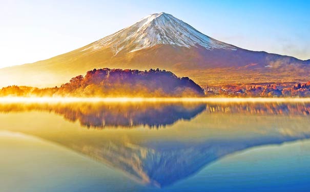 日本旅游：富士山河口湖冬季朝阳