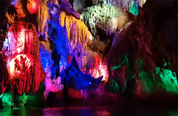 贵州旅游：龙宫风景区