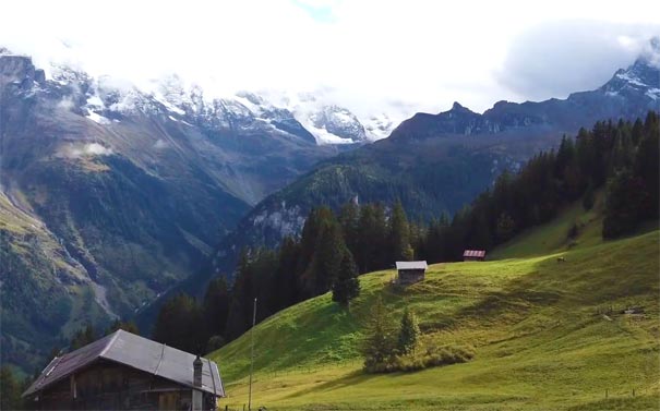 欧洲瑞士旅游：阿尔卑斯山脉雪朗峰米伦小镇