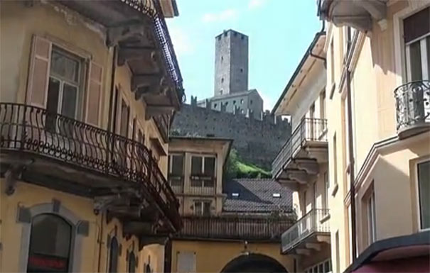 瑞士贝林佐纳(Bellinzona)大城堡