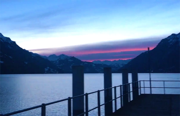 瑞士因特拉肯布里恩茨湖落日