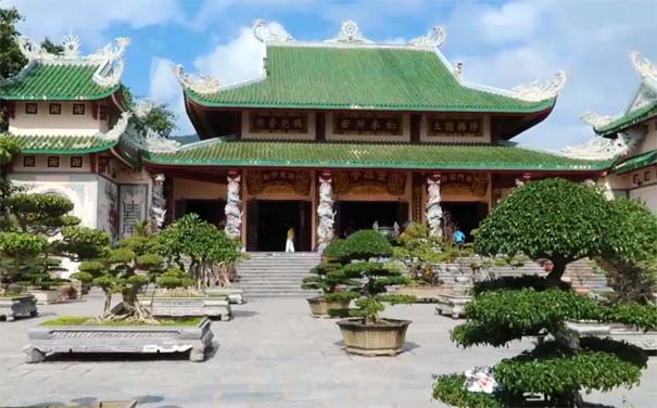 岘港旅游：山茶半岛灵应寺