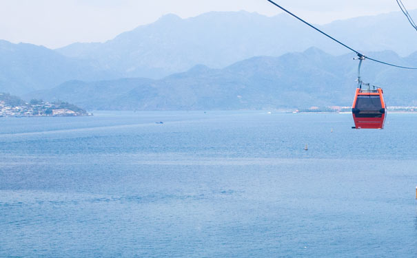 越南芽庄旅游景点：珍珠岛跨海缆车