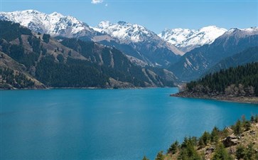 新疆天山天池旅游-重庆到新疆旅游团