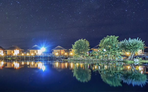 缅甸旅游：茵莱湖夜景