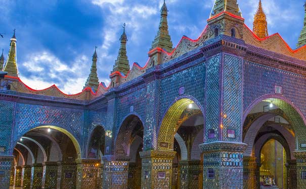 缅甸旅游景点推荐：曼德勒马哈木尼寺
