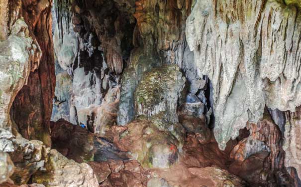 老挝旅游：万荣坦普坎溶洞