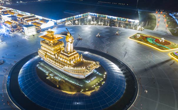陕西人气最旺的十大景区：昆明池汉武帝雕像