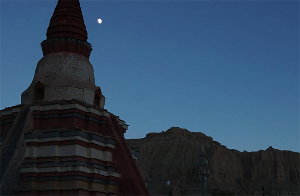 西藏旅游景点：阿里札达县托林寺夜景