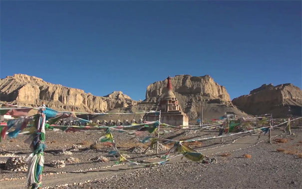 西藏旅游景点：阿里札达县托林寺塔林