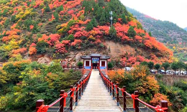 陕西旅游：宝鸡灵官峡秋季景色
