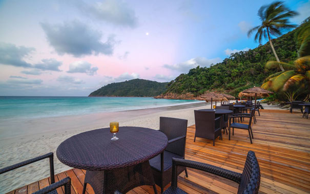 马来西亚热浪岛旅游：塔拉海滩度假村沙滩餐厅
