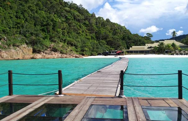 马来西亚热浪岛旅游：塔拉海滩度假村玻璃码头栈道