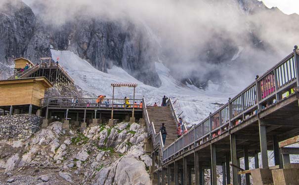 国庆云南旅游：玉龙雪山冰川公园