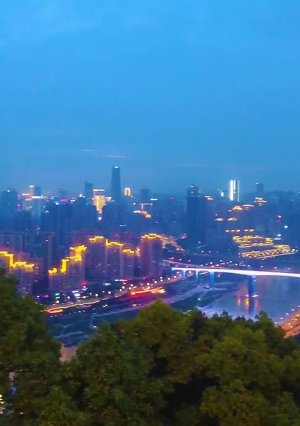 重庆夜景去哪看：鹅岭公园瞰胜楼