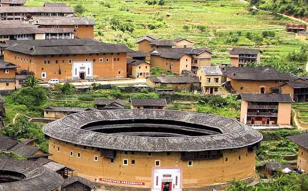 福建旅游十大景点推荐：永定土楼