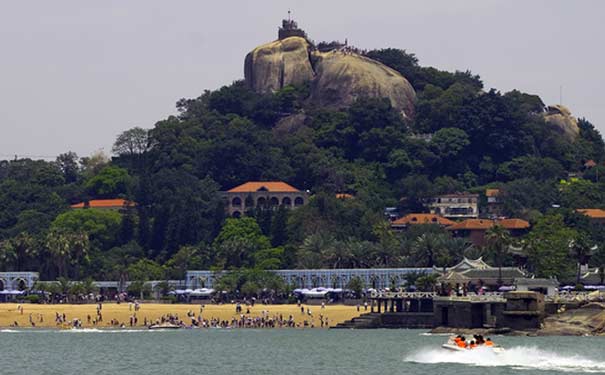 福建旅游十大景点推荐：鼓浪屿港仔后海滨浴场