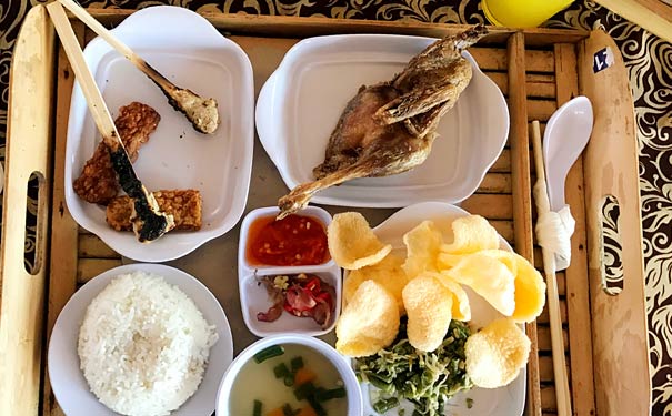 巴厘岛旅游美食推荐：脏鸭餐