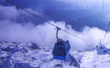 云南昆大丽旅游：丽江玉龙雪山冰川索道