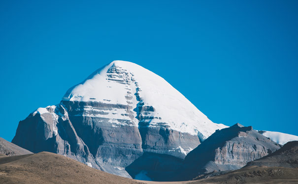 冬季旅游看雪山推荐：西藏冈仁波齐