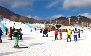 长白山万科松花湖滑雪场