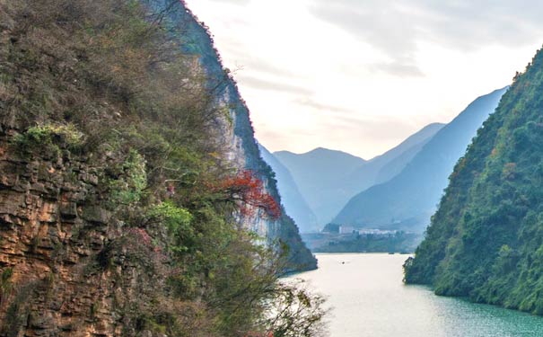 长江三峡旅游：巫山小三峡