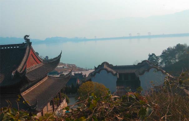 长江三峡旅游：屈原故里