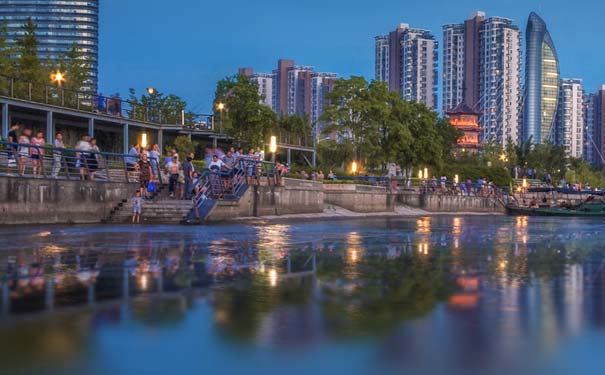 安徽旅游：芜湖滨江公园夜景