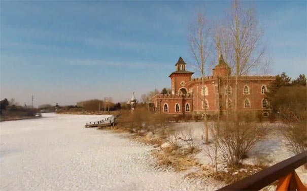 哈尔滨旅游：伏尔加庄园冬季雪景