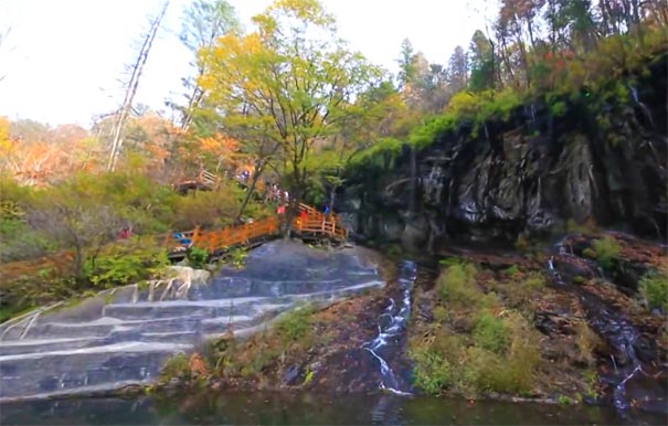 吉林长白山旅游：十五道沟石转运来